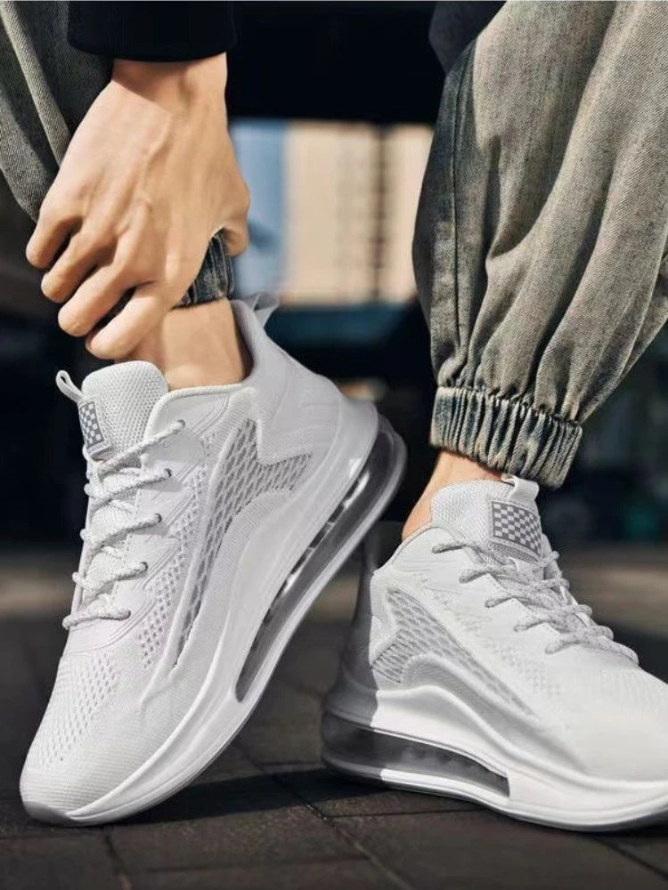 Men's sports sneakers - Breathable mesh and soft cushioning