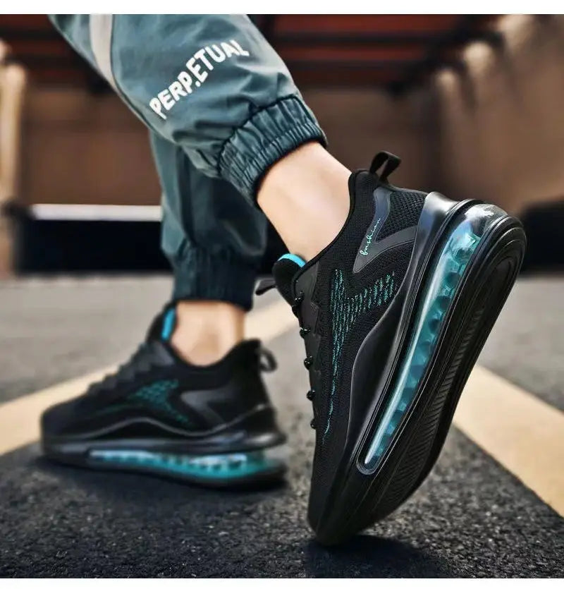 Men's sports sneakers - Breathable mesh and soft cushioning